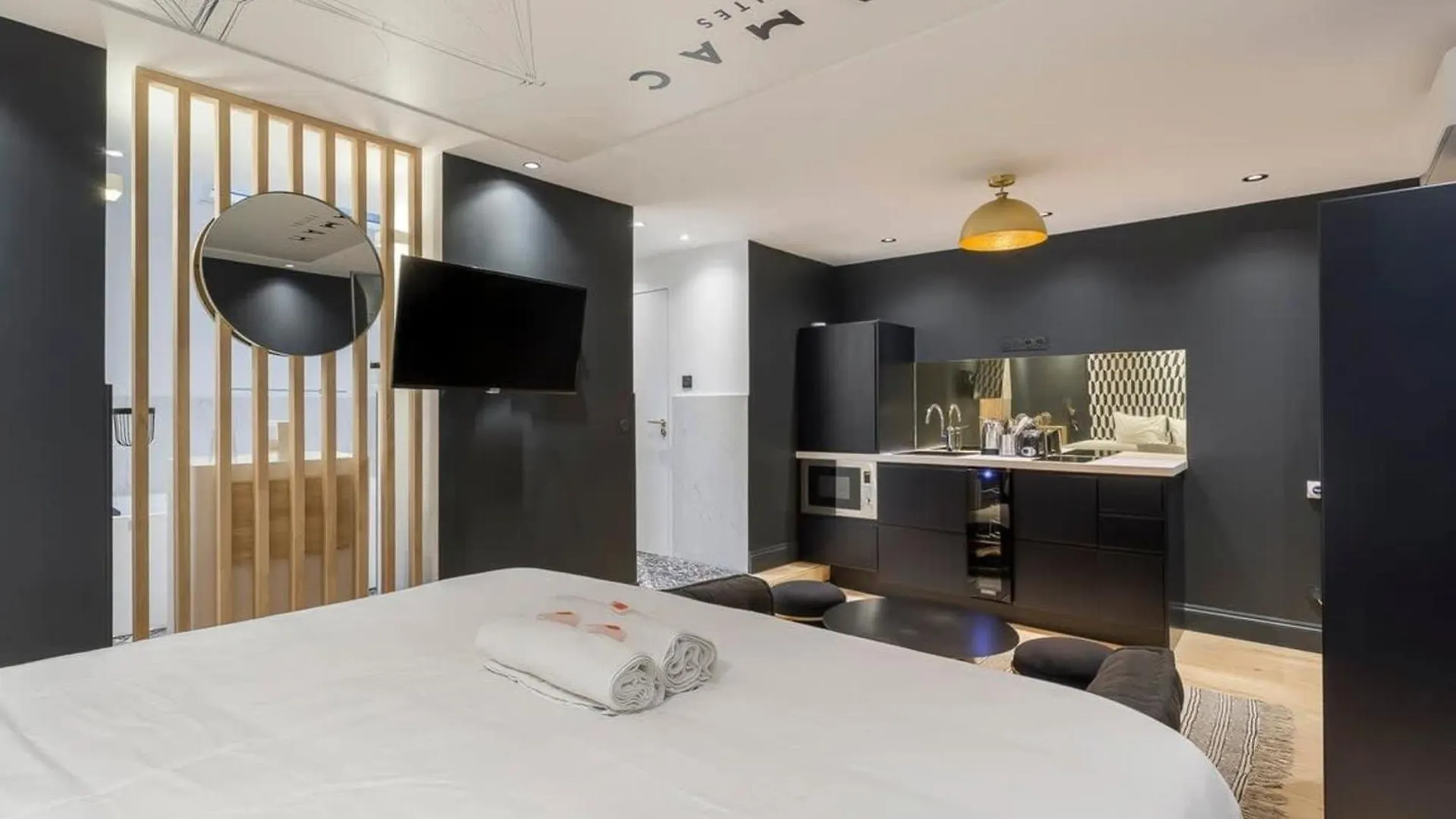 Apartment Victor Hugo Romantic Suite - Sauna Et Balneo Lyon